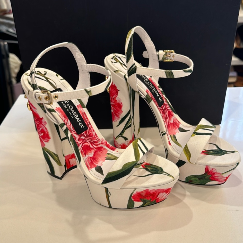 Dolce & gabbana 'keira' sandals sz 39